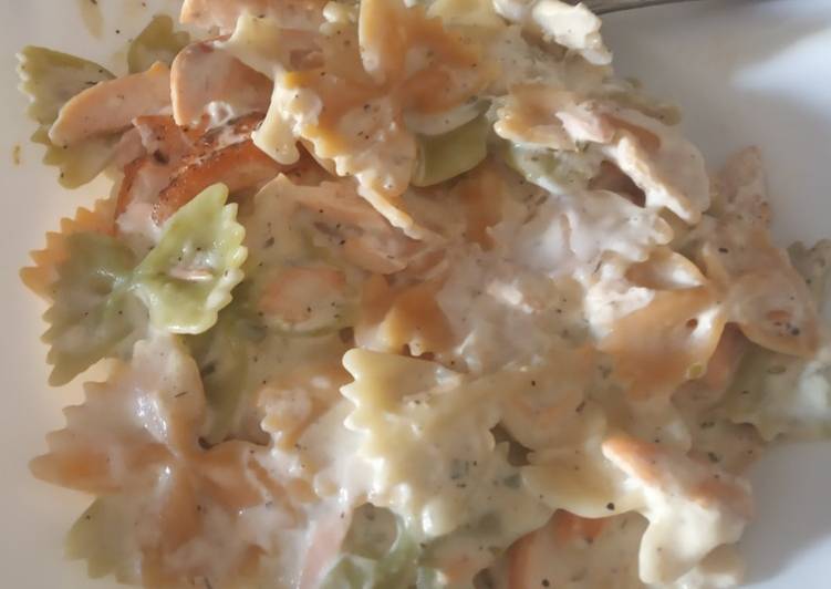 Pajaritas tricolor con salmón y nata