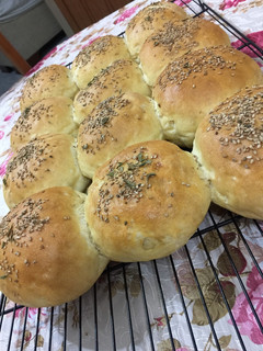 Una foto de Pan para hamburguesas tierno con masa Brioche