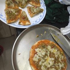 A picture of Pav Bhaji Pizza.
