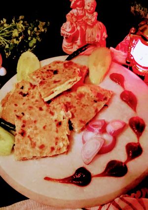 A picture of Egg paratha.