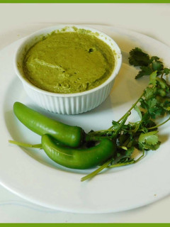 பச்சை சட்னி(green chutney recipe in tamil) செய்முறை முக்கிய புகைப்படம்