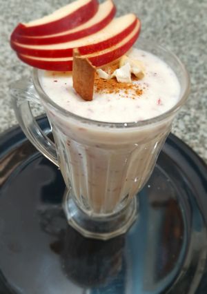 A picture of Apple-Cinnamon Smoothie.