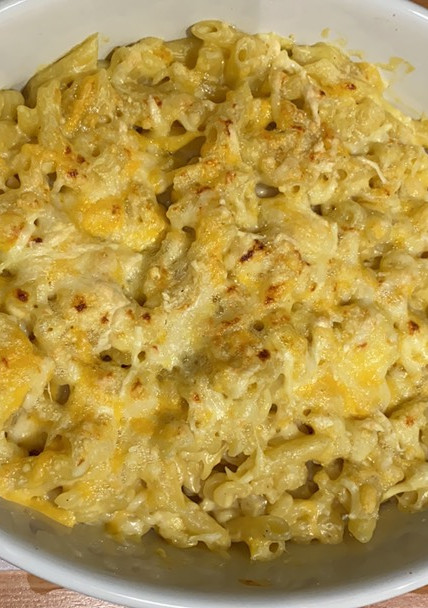 Una foto de Mac and cheese americano