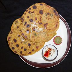 A picture of Potato mixed Paratha.