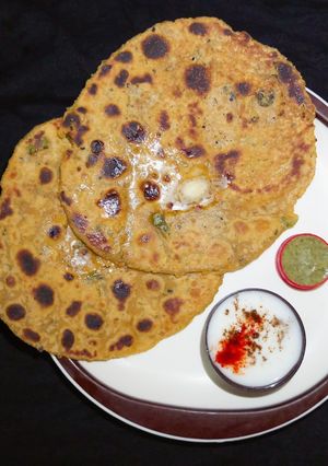 A picture of Potato mixed Paratha.