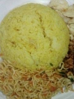 Foto resep Nasi kuning rice cooker