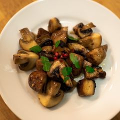 Sautéed mushrooms A picture of Sautéed mushrooms.