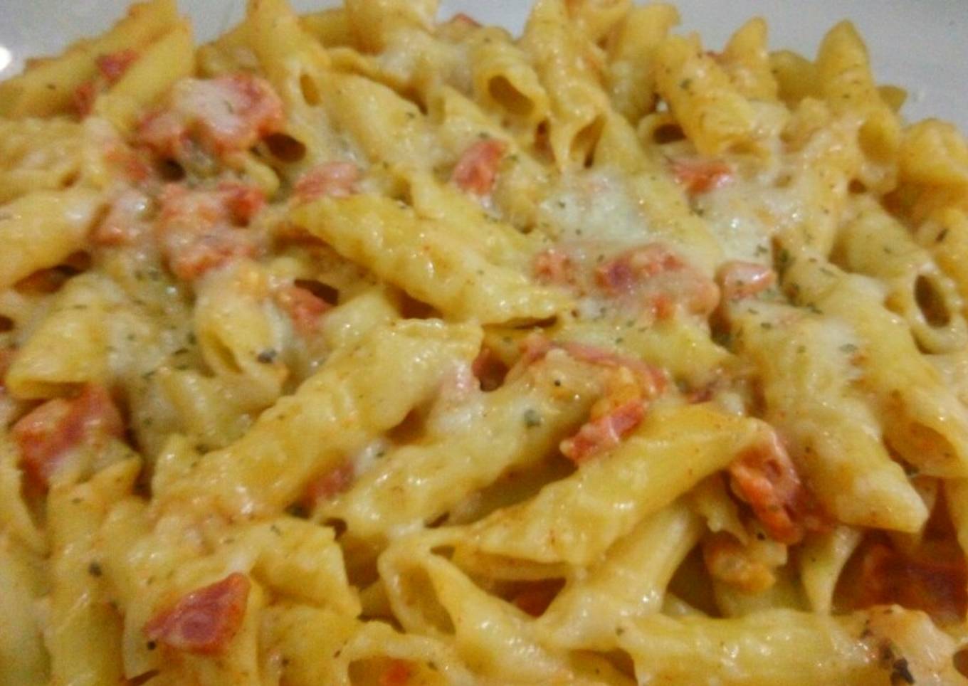 Cheesy Baked Penne (Pasta Penne Panggang Keju)