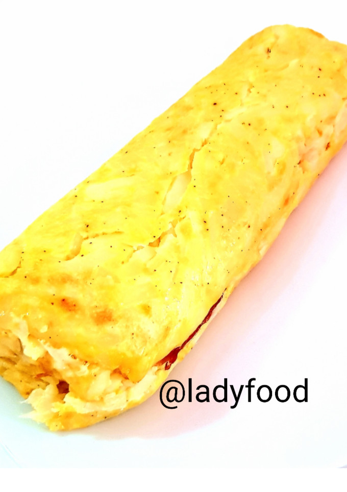 Una foto de 🧀🍽🌷Rollo de papas relleno de lonchas de pavo y queso light🧀
