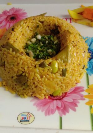 વાલોર વાળો તીખો ભાત (Valor Valo Spicy Rice Recipe In Gujarati) રેસીપી મુખ્ય ફોટો