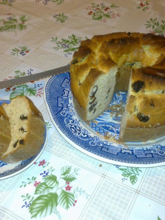 Una foto de Budín de tubo con pasas de uva
