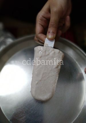 A picture of Cashew rose popsicle (no cook).