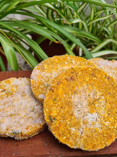 Una foto de Hamburguesas de quinoa, calabaza y mix de semillas 🎃