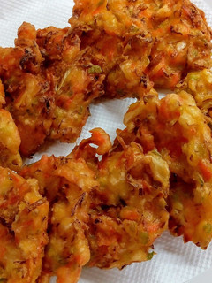 A picture of Vegetables fritters.