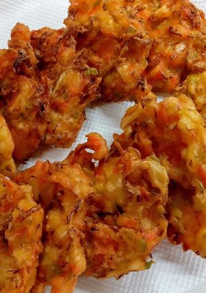 A picture of Vegetables fritters.