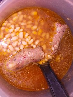 Una foto de Alubias blancas con chorizo