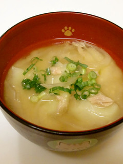 A picture of Potato and Tuna Miso Soup.