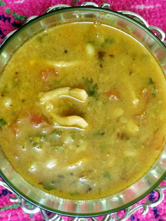 गुजराती दाल ढोकली (Gujarati Dal dhokli recipe in Hindi) रेसिपी मुख्य फोटो