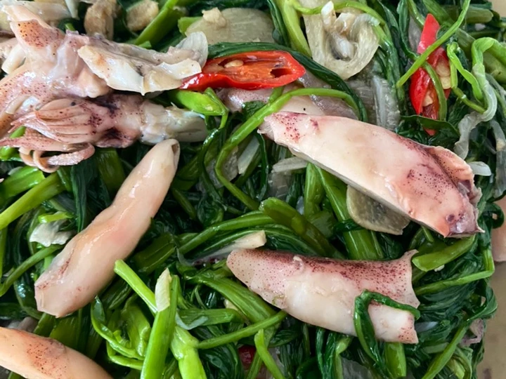 Cara Simple Membuat Resep  Tumis kangkung cumi asin yang Bisa Manjain Lidah, Bisa Manjain Lidah