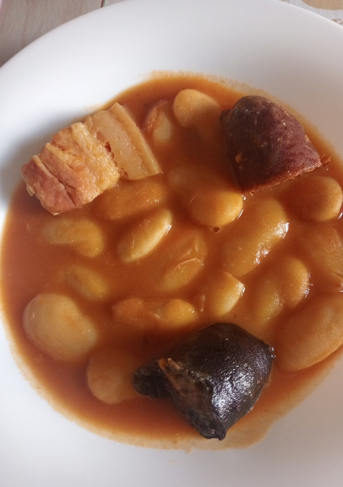 Una foto de Fabada Asturiana