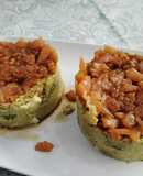 Tartar de salmón, cuscús y huevo con salsa de mayonesa y mostaza