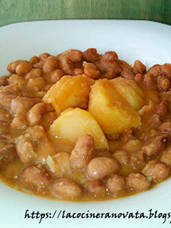 Una foto de Guiso de judías pintas con patatas, en olla rápida