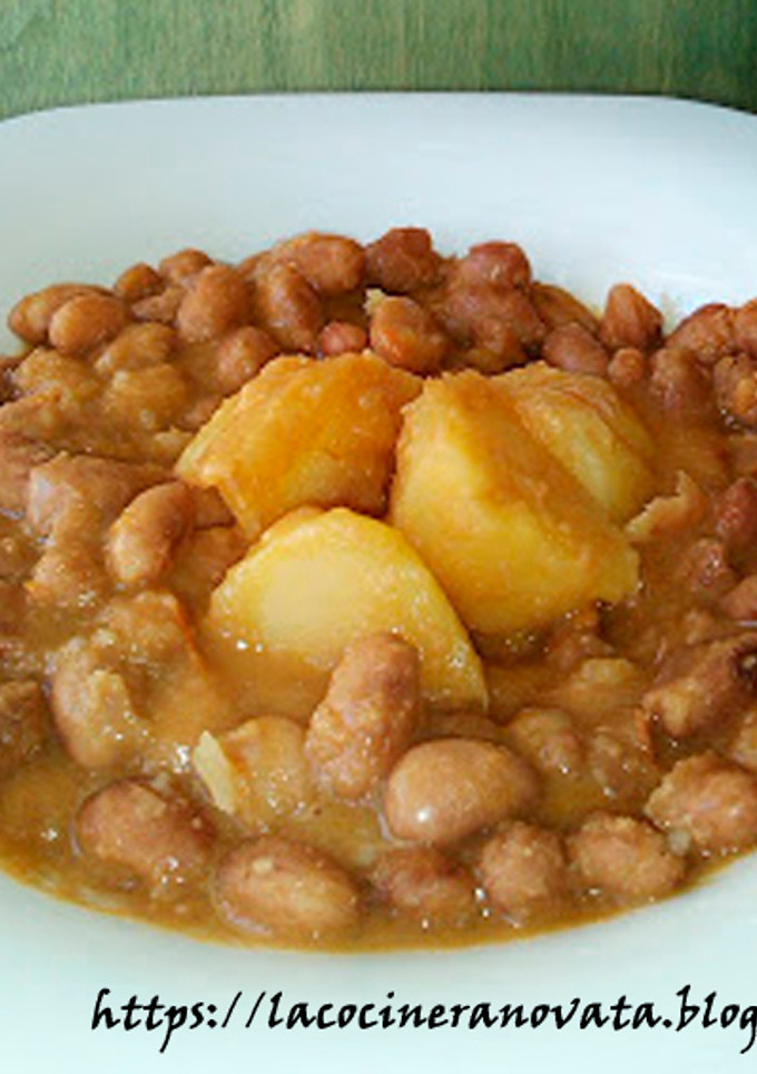 Una foto de Guiso de judías pintas con patatas, en olla rápida