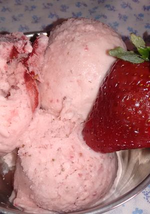 Una foto de Helado de frutillas 