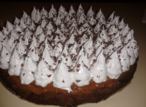 Una foto de Brownie con dulce de leche y merengue italiano 