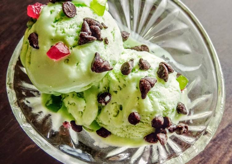 Steps to Make Homemade Mint Chocochips Ice cream