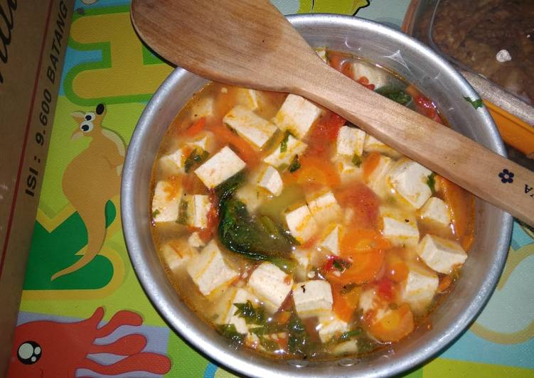Sup Wortel Tahu Pedas