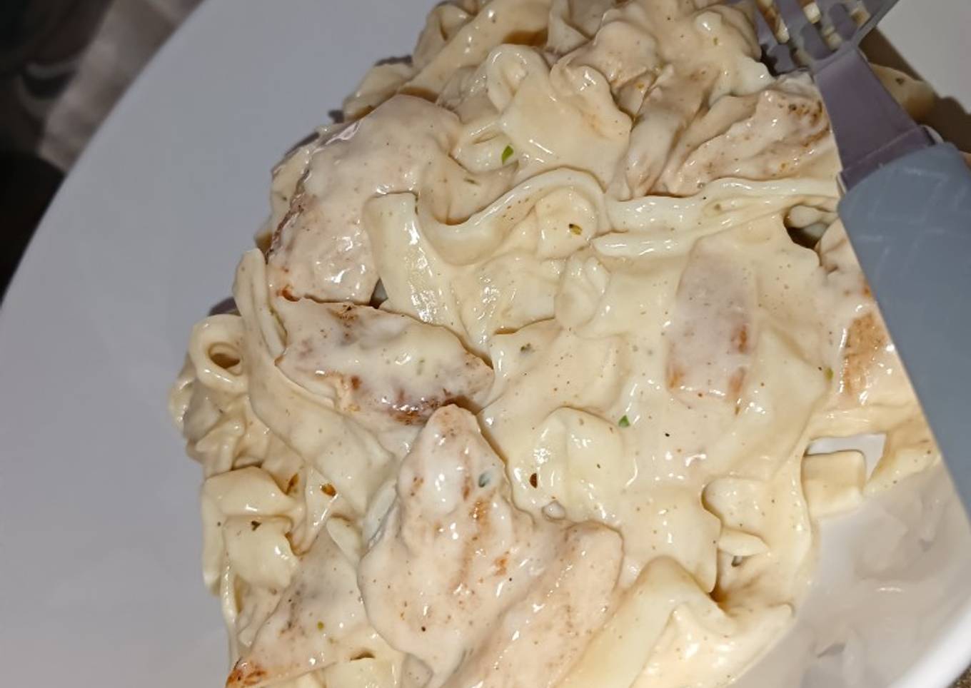 Tallarines en salsa Alfredo