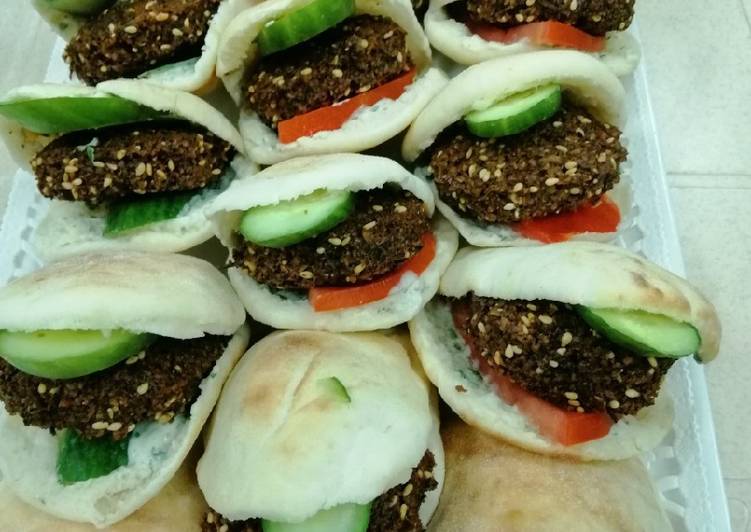 Steps to Make Quick Falafel Sandwich