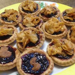 A picture of Cornflake Jam Tarts.