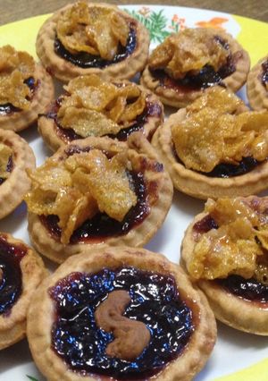 A picture of Cornflake Jam Tarts.