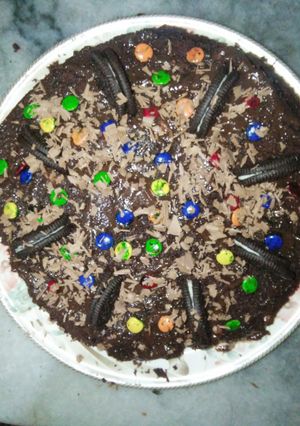 A picture of Chocolate Oreo cake.
