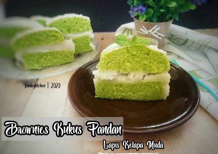 Brownies Kukus Pandan Lapis Kelapa Muda