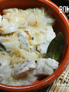 Una foto de Bonito encebollado