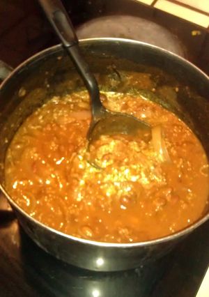 A picture of stove top chili.