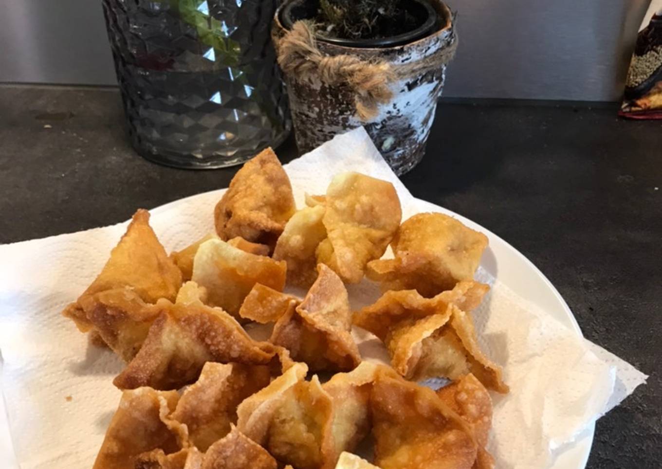 Pangsit ayam goreng dan rebus