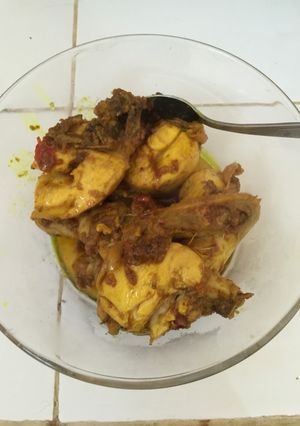 Foto resep Ayam kuning (bisa di goreng kalo mau dijadiin ayam goreng rempah)