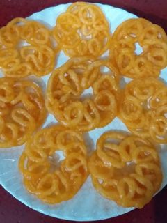 इमरती (Imarti recipe in Hindi) रेसिपी मुख्य फोटो