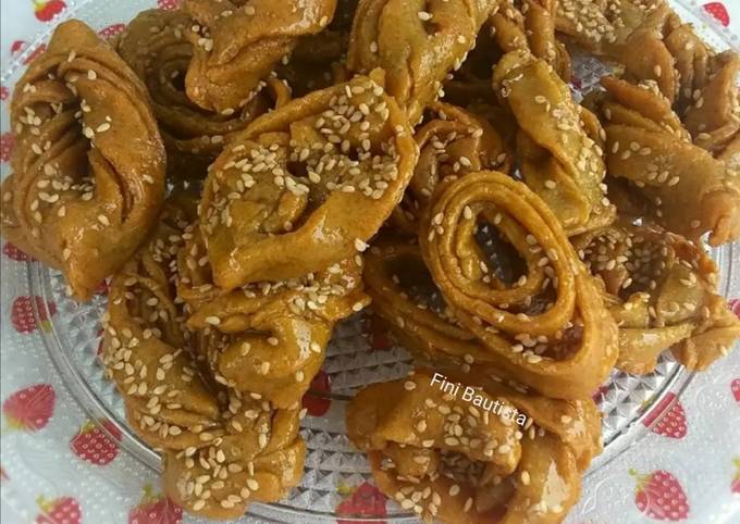 Dulce típico de Marruecos chebakia Receta de Fini Bautista Angulo- Cookpad