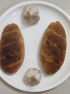 கார்லிக் பிரெட் (Garlic bread recipe in tamil) 🍞 செய்முறை முக்கிய புகைப்படம்