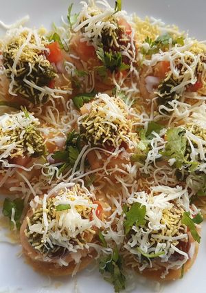 A picture of Cheese Sev Puri.