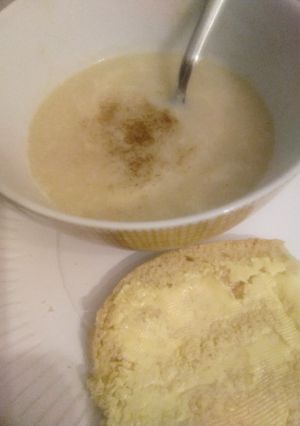 A picture of No Fuss no Frills Cabbage 🥬 & Leek Soup.