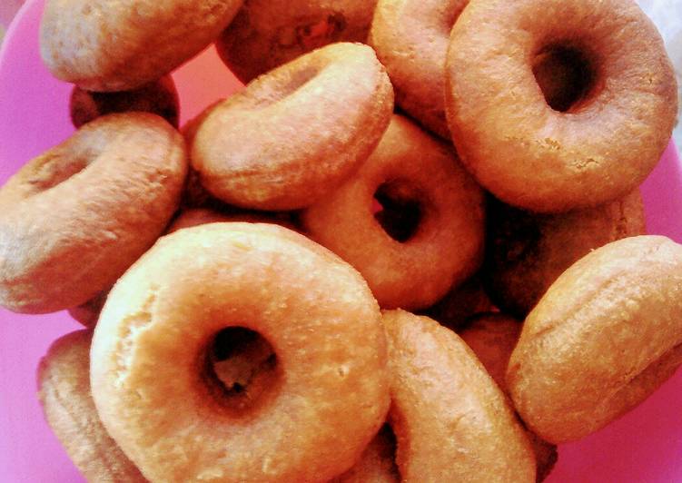 Home-made cinnamon doughnuts