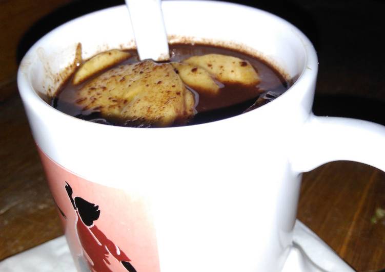 Hot Chocolate with Banana Topping
