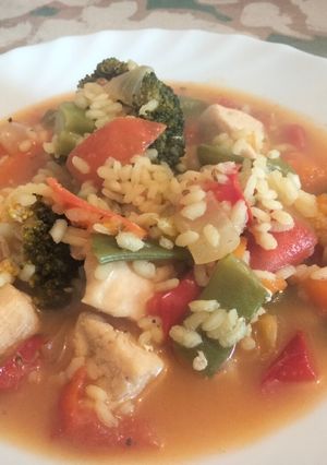Foto principal de Arroz caldoso de pollo rápido