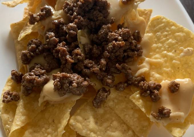 How to Prepare Super Quick Homemade Beefy Nachos